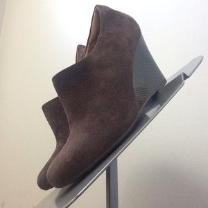 Clarks Artisan Brown Suede Booties